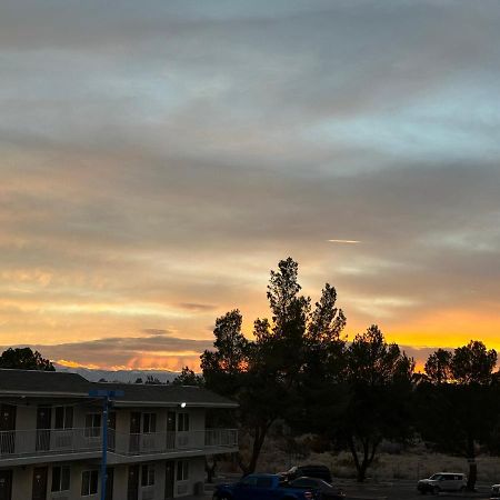 Motel 6 Victorville Eksteriør bilde